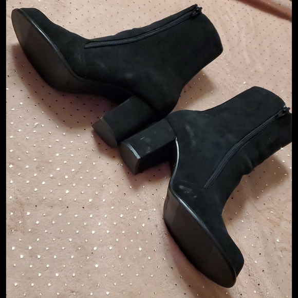 Boots - Picture 4 of 4